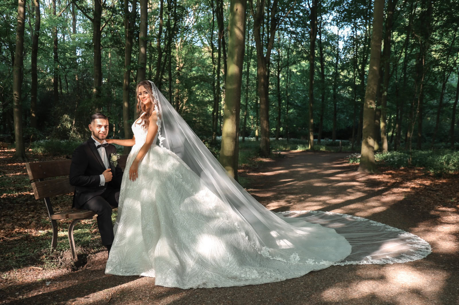 De bruiloft van Larissa & Alen