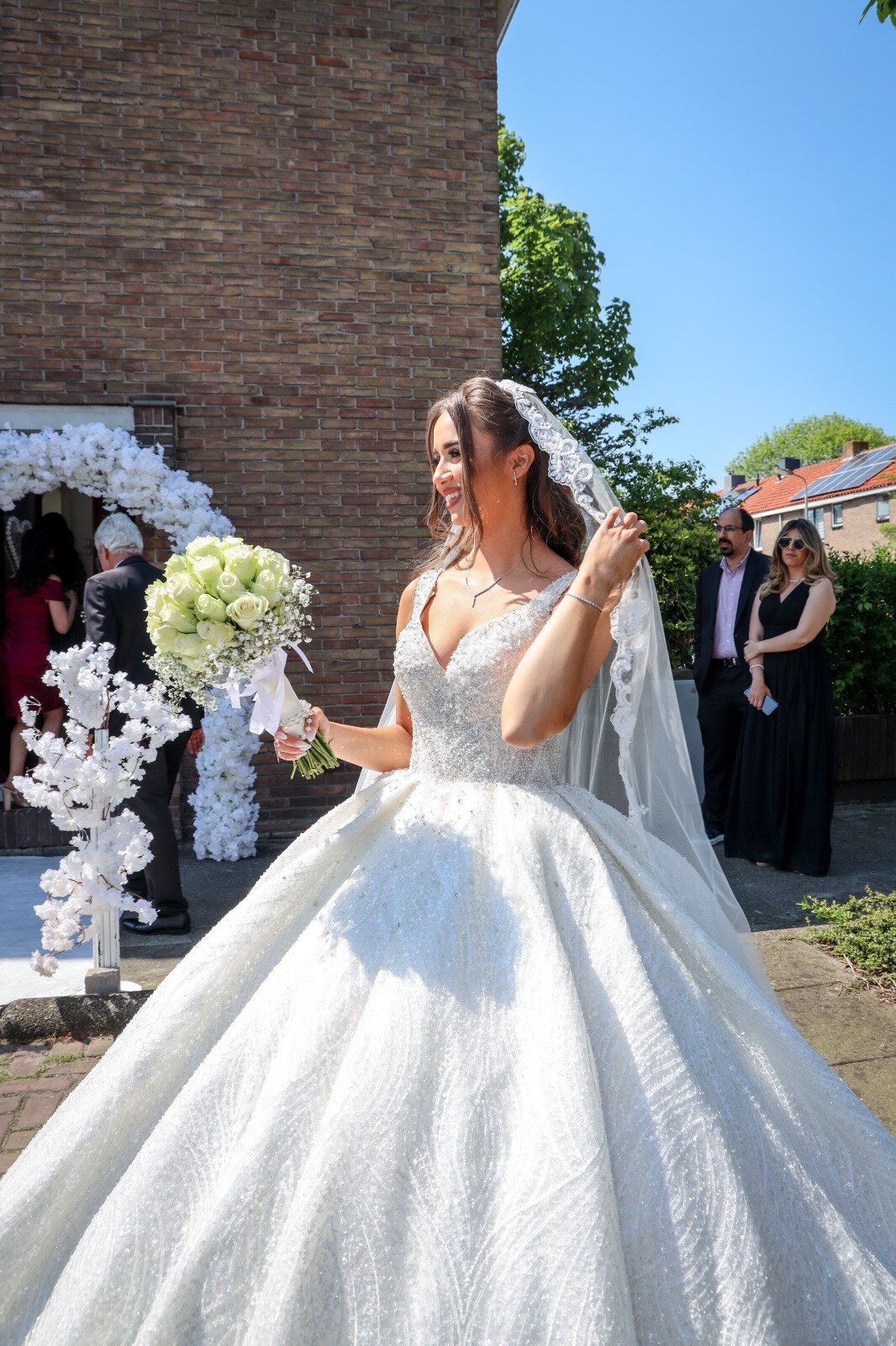 De bruiloft van Larissa & Alen