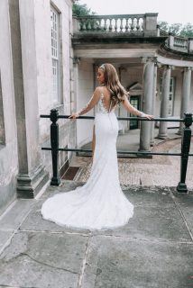 Alberto Axu trouwjurk Djuul