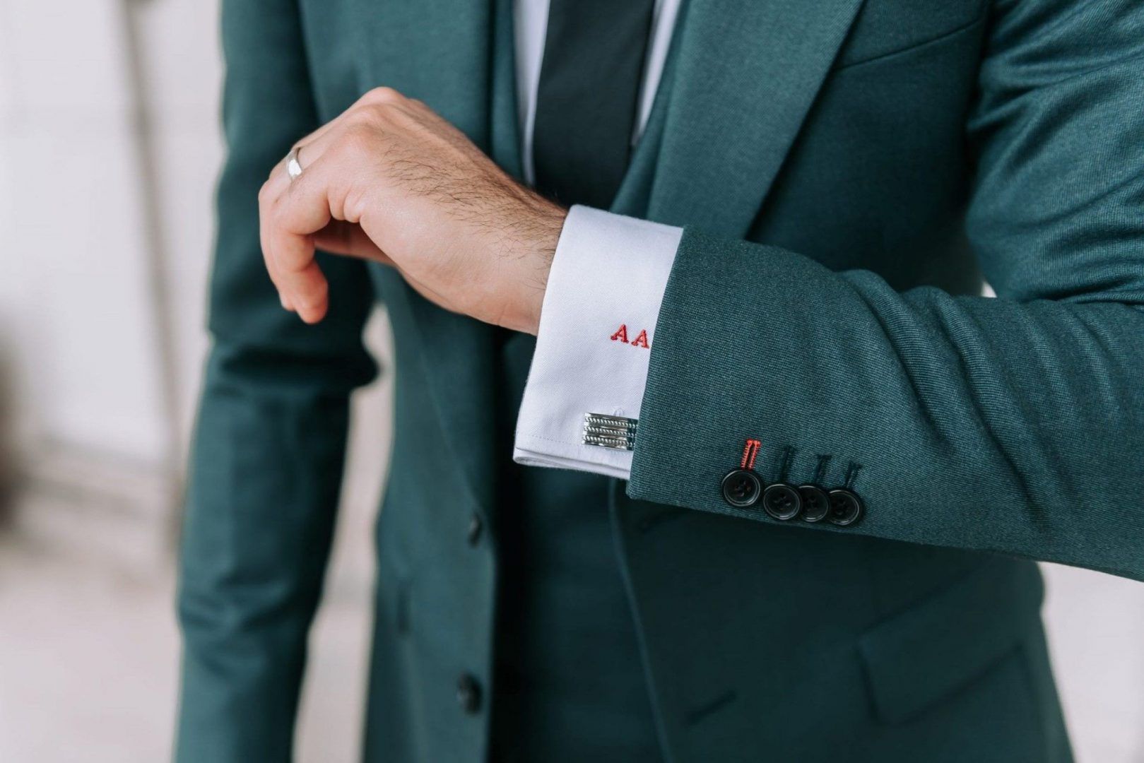 Alberto Axu groen trouwpak