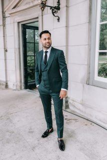 Alberto Axu groen trouwpak