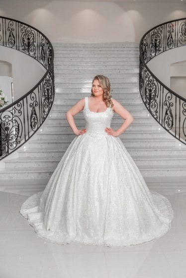 Alberto Axu grote maat trouwjurk Rome