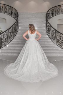 Alberto Axu grote maat trouwjurk Rome