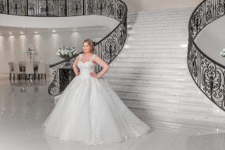 Alberto Axu grote maat trouwjurk Paris