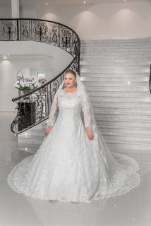 Alberto Axu grote maat trouwjurk Madrid