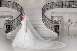 Alberto Axu grote maat trouwjurk Madrid