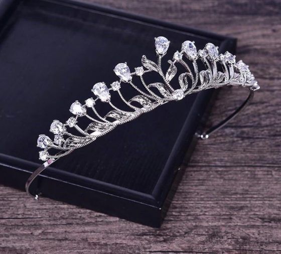 Alberto Axu kroontje tiara Liva