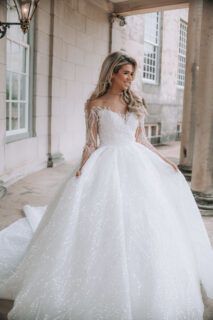 Chelsea trouwjurk prinses 2022 lange sleep