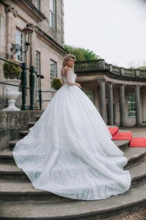 zij Chelsea trouwjurk prinses 2022 lange sleep