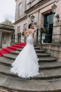 Michaela trouwjurk alberto axu lange sleep