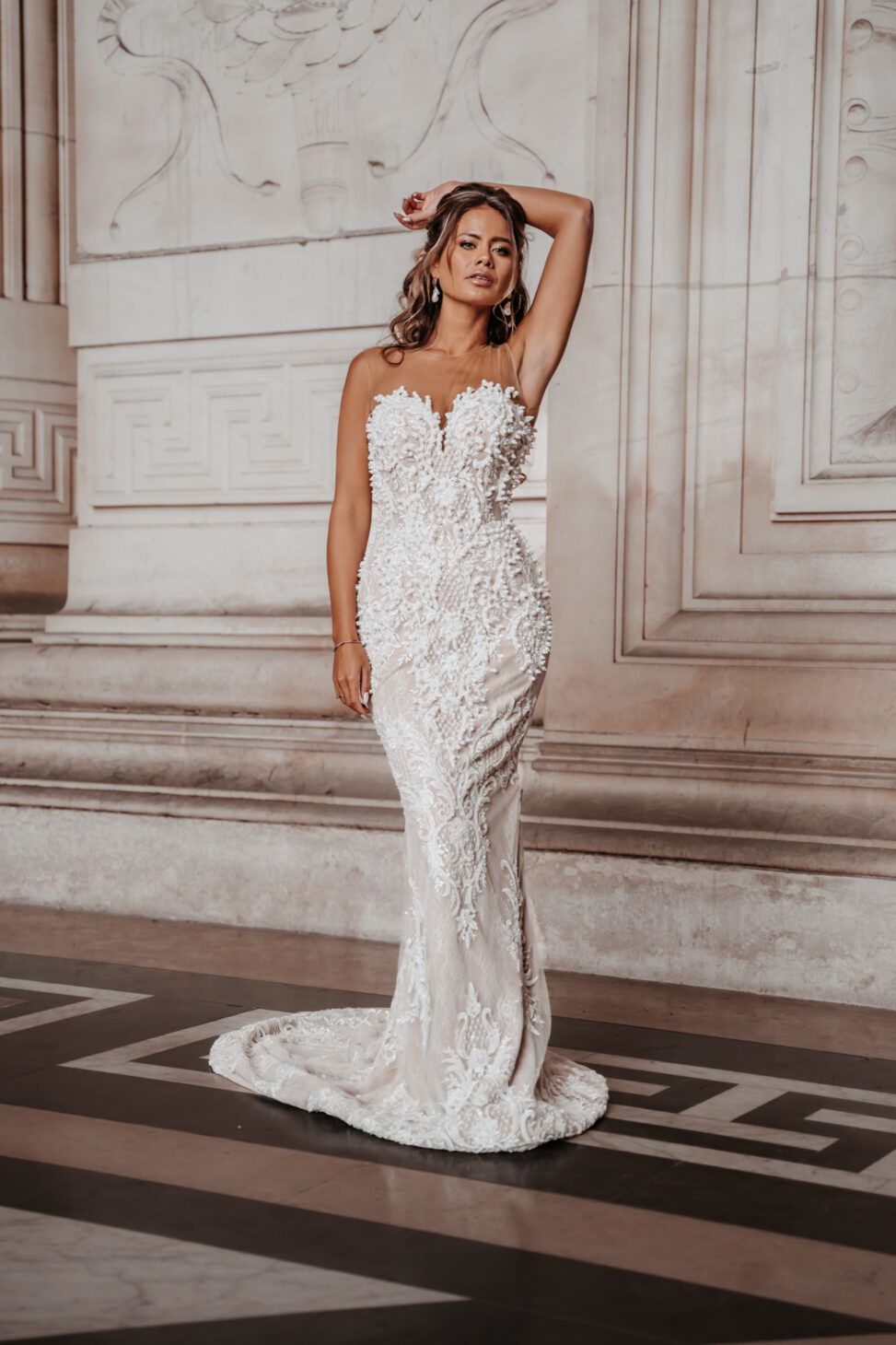 trouwjurk kant en parels alberto axu