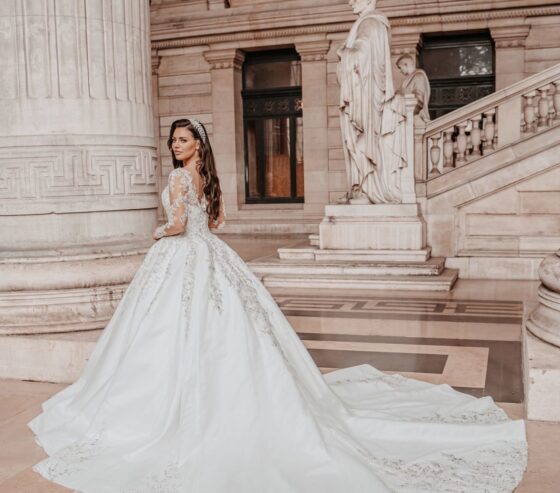 Satijnen prinses trouwjurk lange sleep