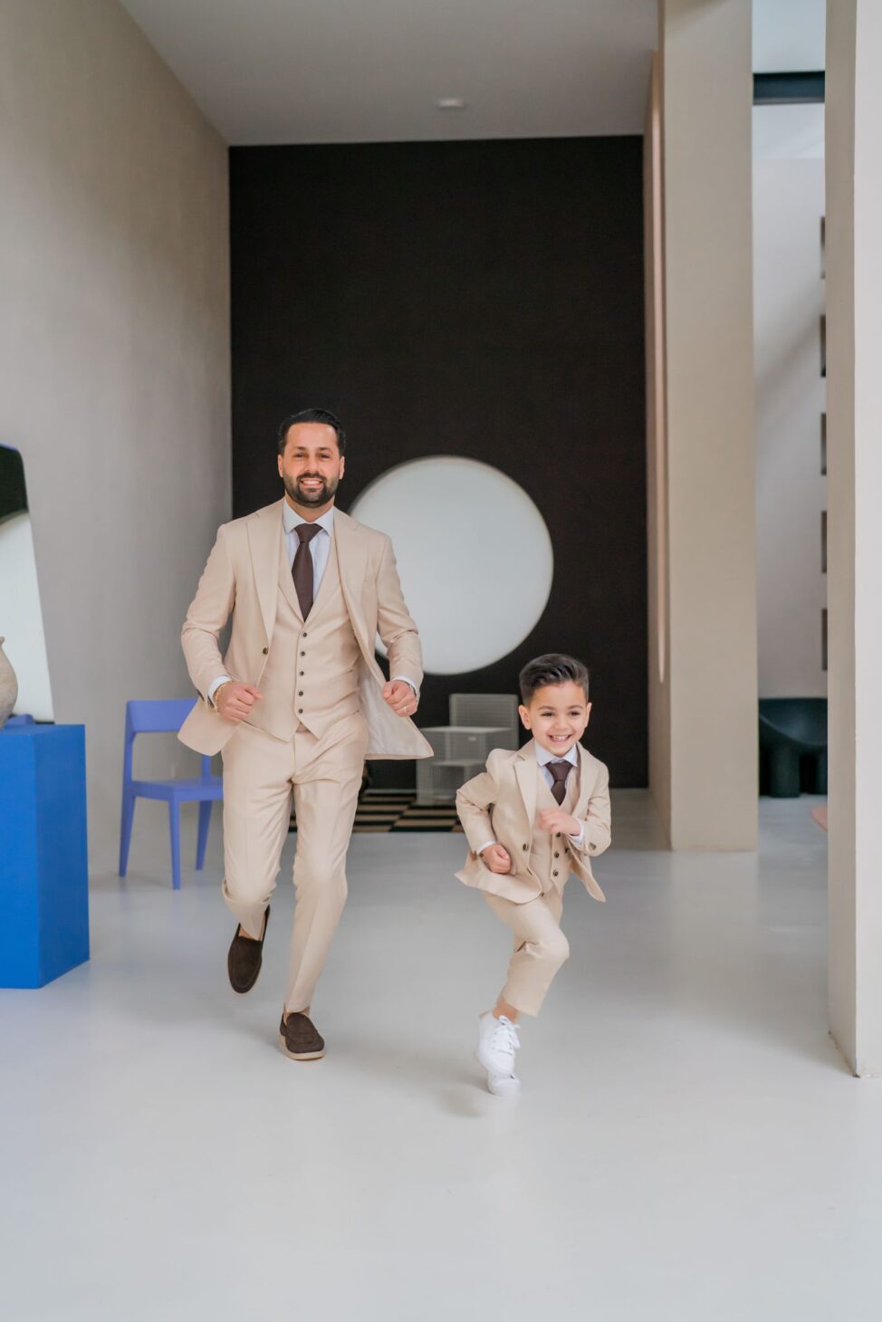beige creme trouwpak kinderpak vader en zoon alberto 2024