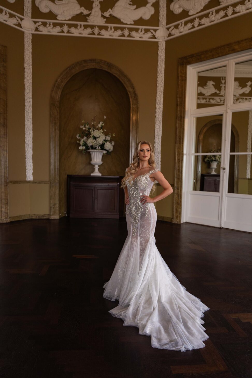 silver steentjes Trouwjurken Collectie 2024 2025 Alberto Axu 22