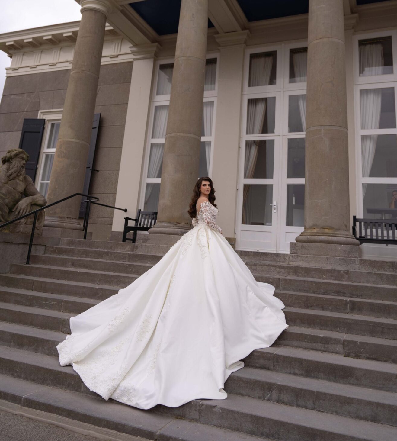 Prinses satijn Trouwjurken Collectie 2024 2025 Alberto Axu 85