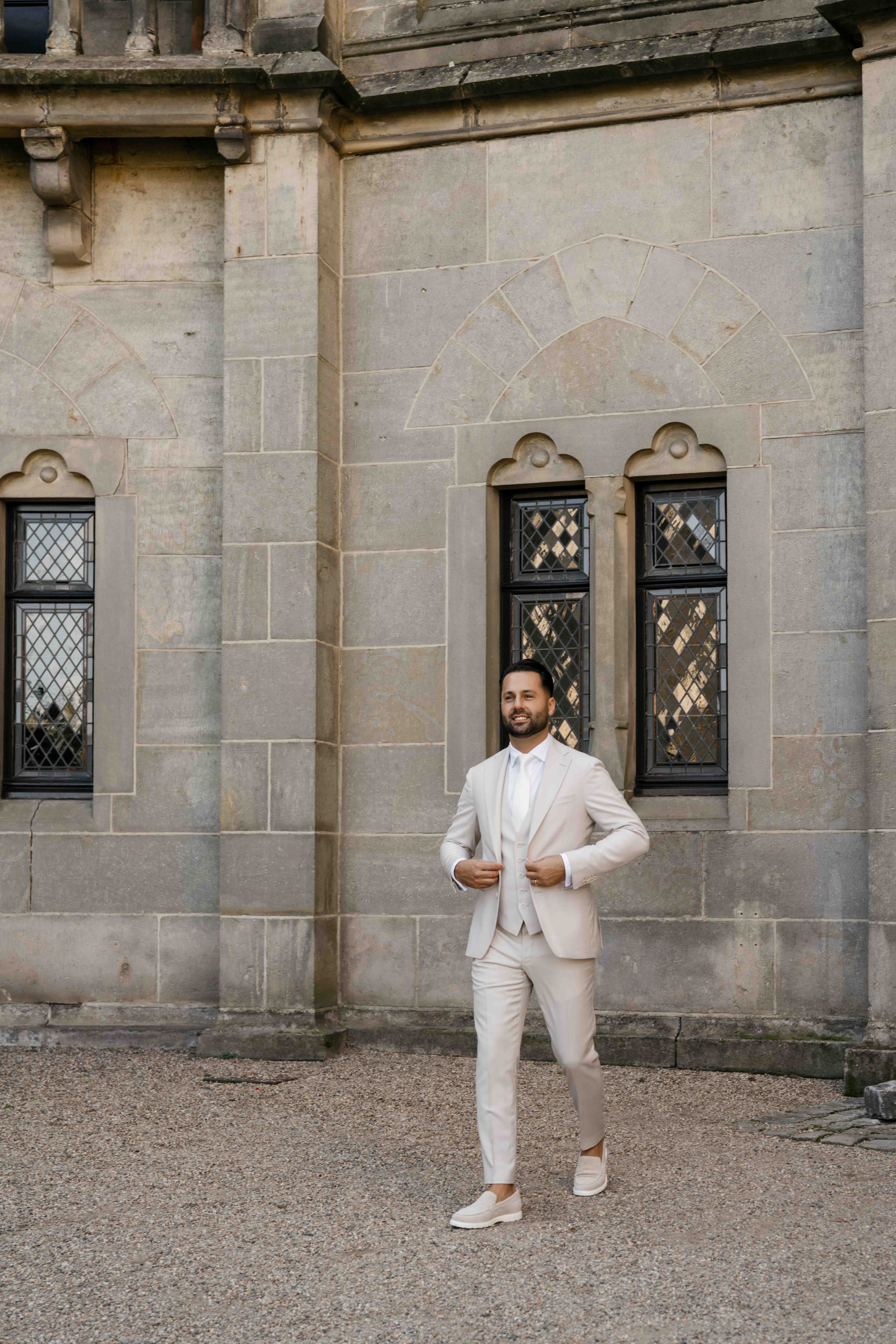 trouwpak zomer beige carnet 2025