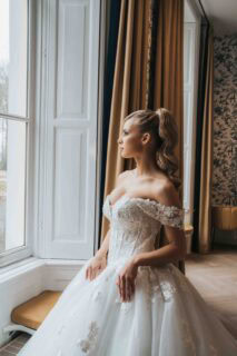 Trouwjurken Prinses Valentina voorkant By Alberto Axu 2026