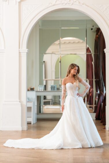 Prinsessen trouwjurk Romée met 3D bloemen en luxe korset