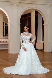 A-lijn trouwjurk Isabella met illusie hals en kanten mouwen